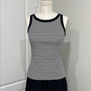 White House Black Market Hexagon Pattern Blouse